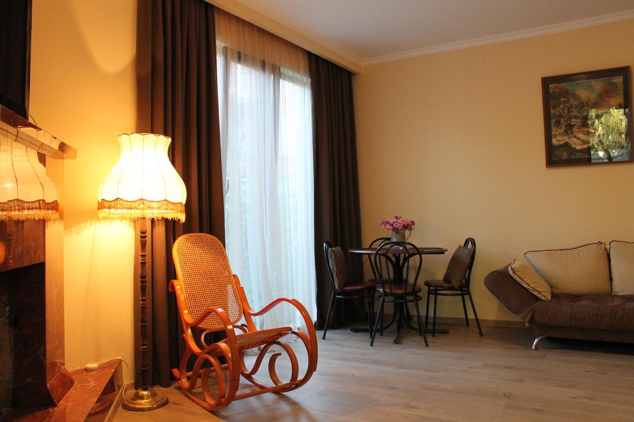 Bed and Breakfast House 41 Тбилиси Экстерьер фото